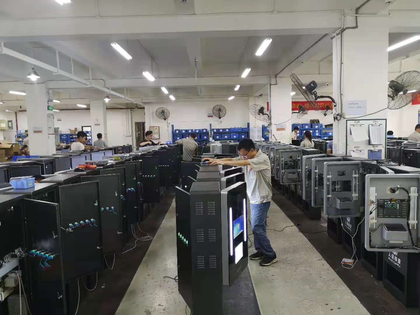 客户至上，全力以赴&mdash;&mdash;星空体育全力确保新疆人车证核验系统项目交付落地！